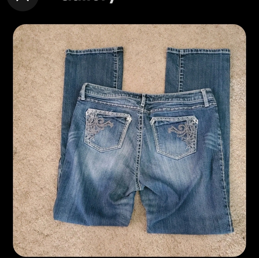 Wrangler Rock 47 Low rise Embellished 7/8 x 36